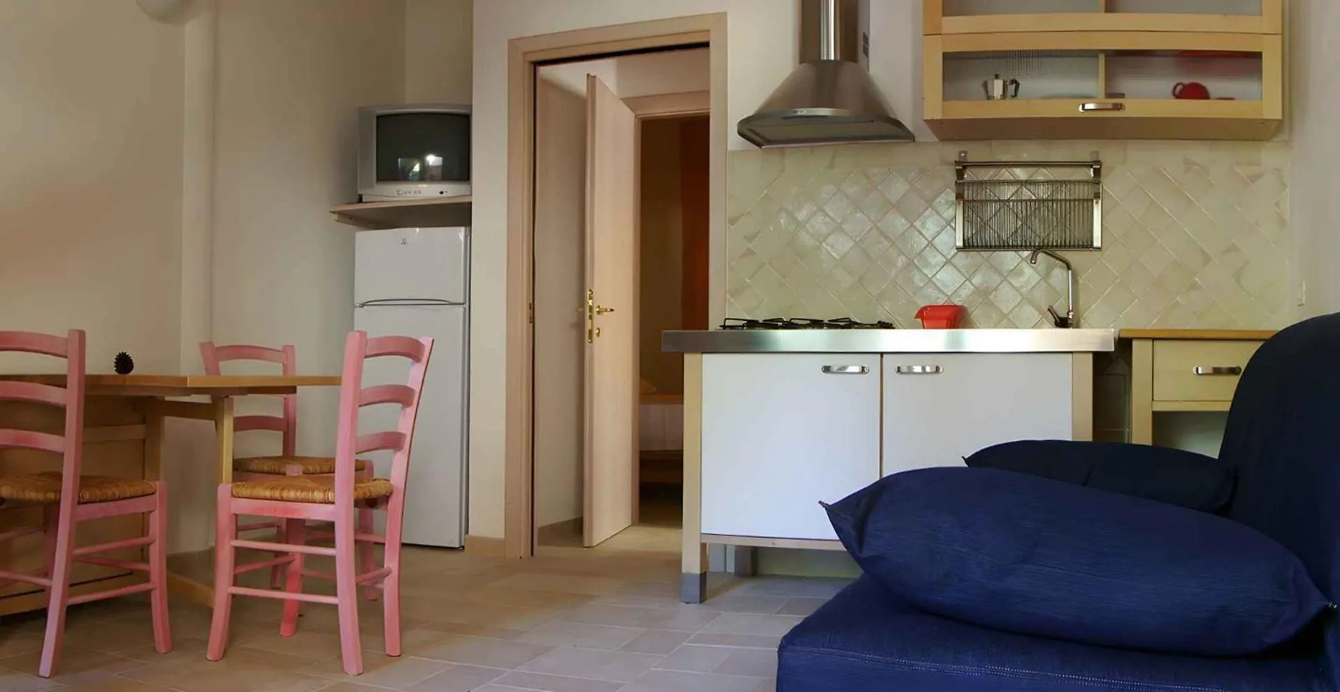 Apartment In Santa Margherita Di Pula 48219