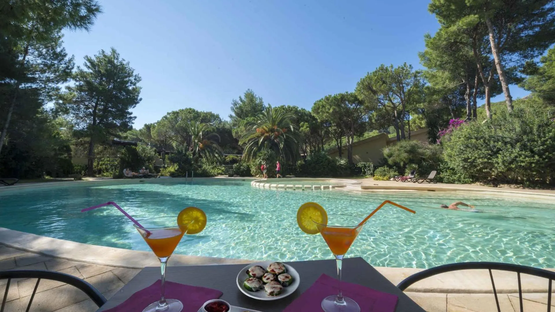 Apartment In Santa Margherita Di Pula 48219