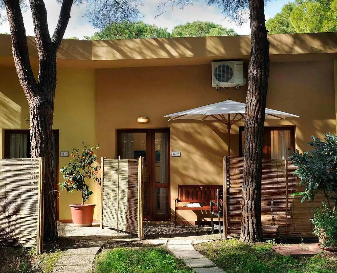 Apartment In Santa Margherita Di Pula 48219